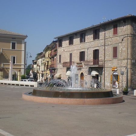 Hotel Piazza Degli Angeli Asís Exterior foto