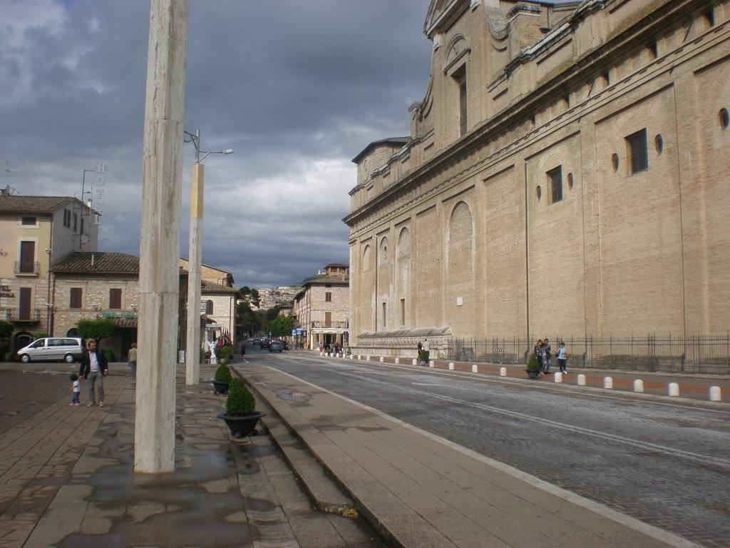 Hotel Piazza Degli Angeli Asís Exterior foto