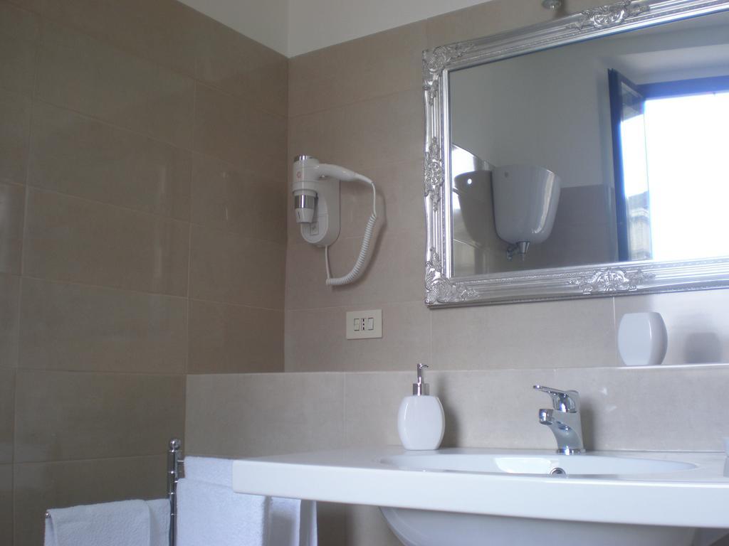 Hotel Piazza Degli Angeli Asís Habitación foto