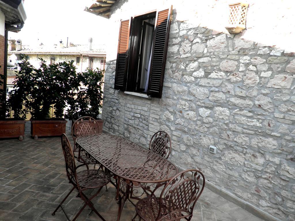 Hotel Piazza Degli Angeli Asís Exterior foto